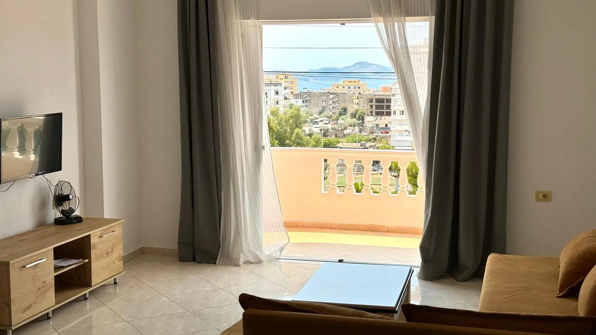 Serenity Apartments Sarande 0*,